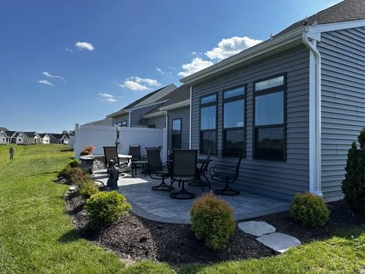 OUTDOOR LIVING HARDSCAPES