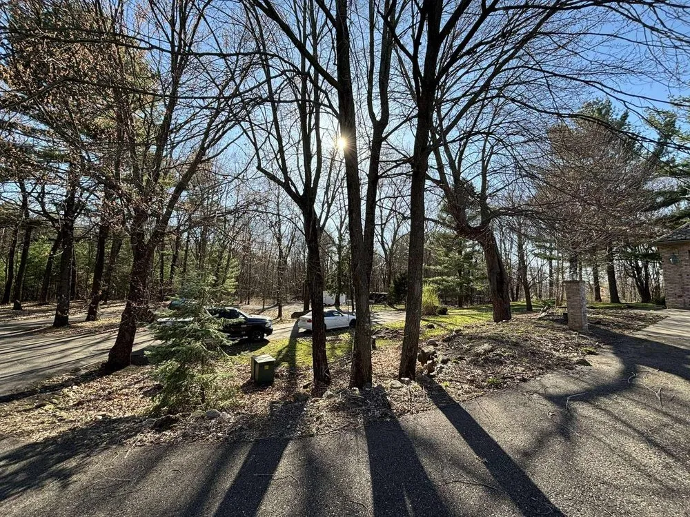 Top-rated landscaping services experts serving Eau Claire, WI - Outdoor Maintenance Professionals