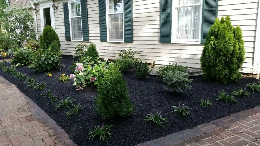 Affordable garden landscaping in Columbus, OH by Outdoor Makeovers