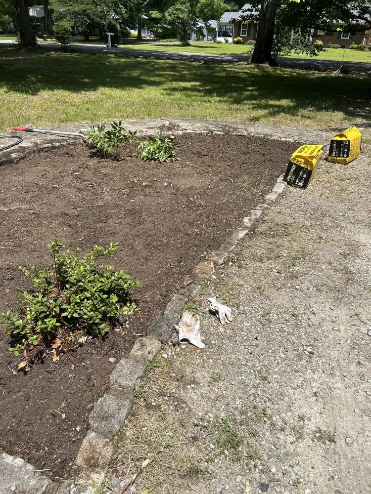 Professional yard maintenance with custom design in Bon Air, VA by Outdoor Oasis