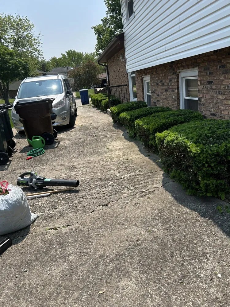 Trusted yard maintenance in Minooka, IL by Outdoor Oasis Landscaping