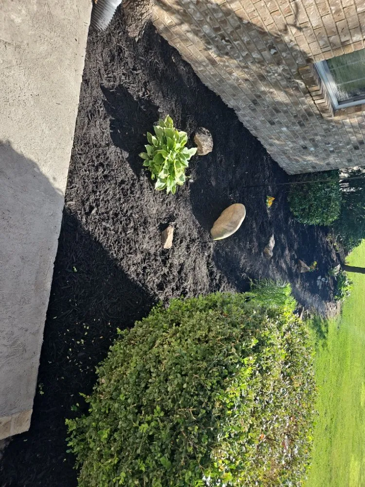 Affordable outdoor landscaping experts serving North Terre Haute, IN - Outdoor Obsessions