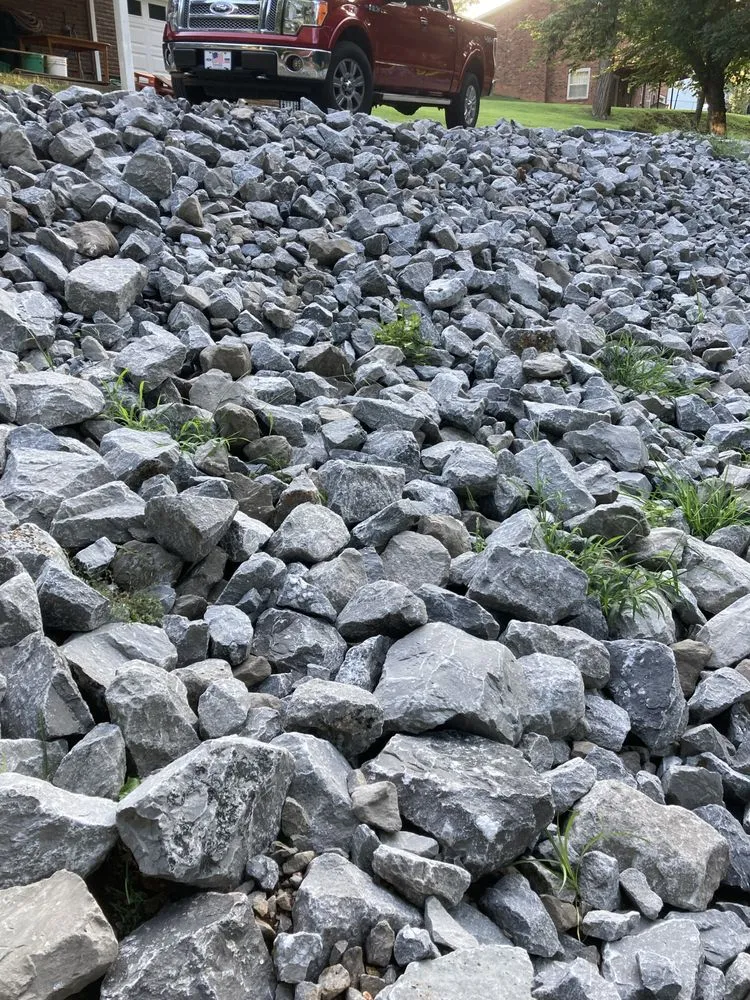 Top-rated yard maintenance in Clarksville, TN - Outdoor Options