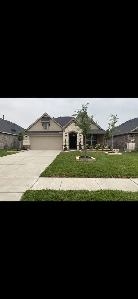 Top-rated lawn mowing service in Magnolia, TX by Outdoor Perfection Landscaping