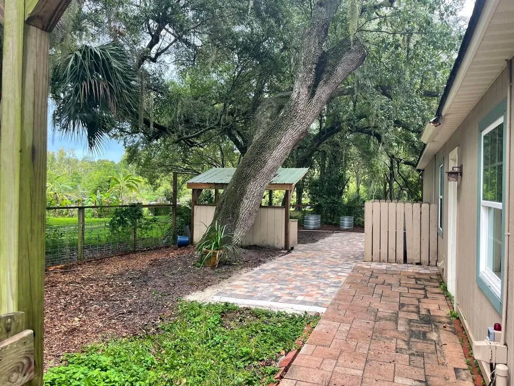 Local outdoor landscaping experts serving Eustis, FL - Outdoor professions