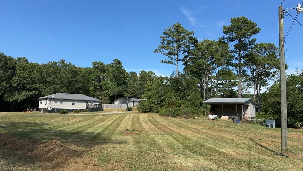 Local lawn mowing service in Gadsden, AL - Outdoors Lawncare Service