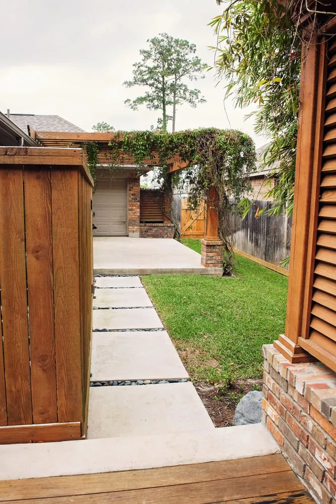 Custom outdoor landscaping near you in Conroe, TX by Outer Image Design