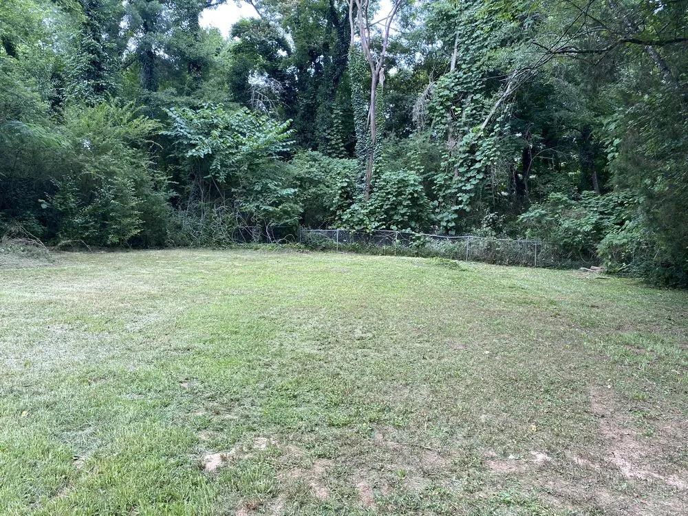 Custom yard maintenance experts serving Carrollton, GA - Outlaw Landscaping