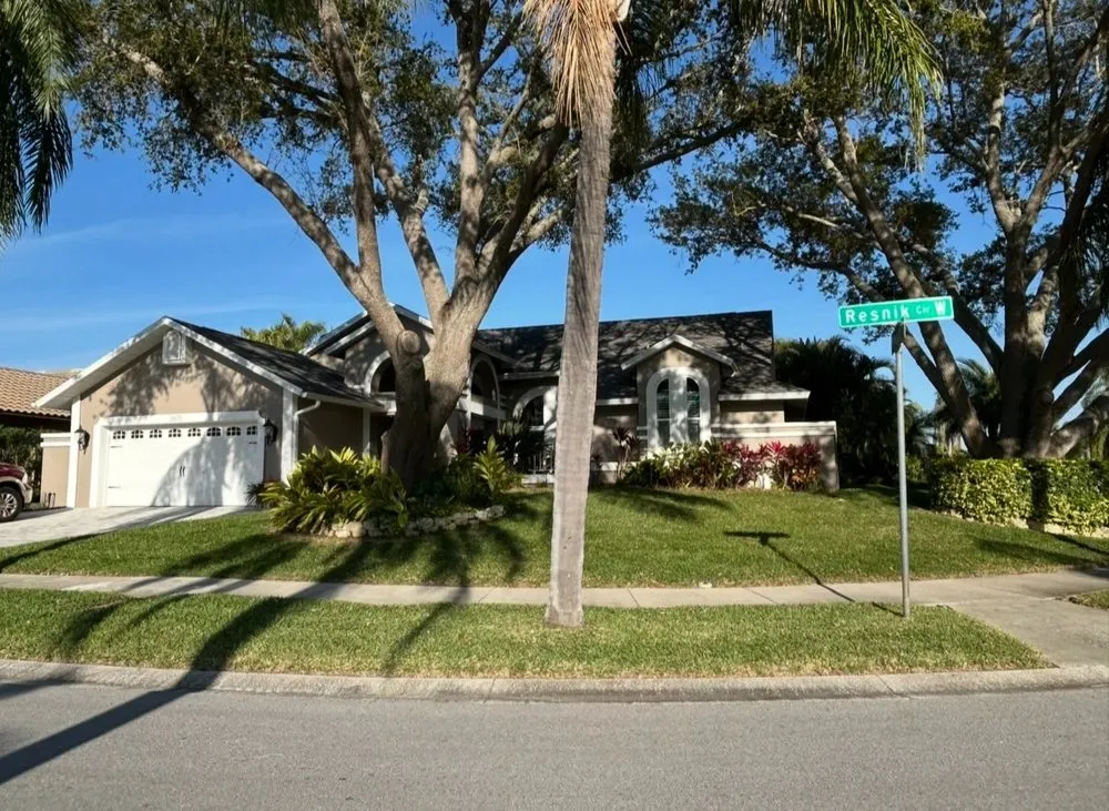 Affordable yard maintenance in Tampa Bay, FL - Outside Excellence