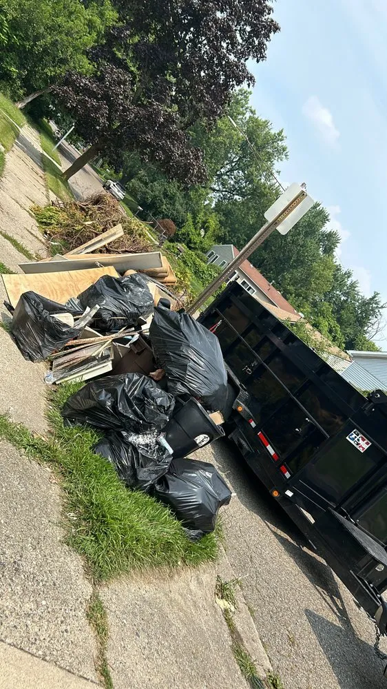 Top-rated lawn mowing service in Pontiac, MI by Outside Guy