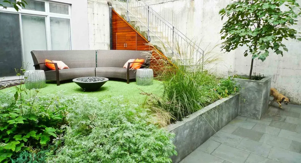 Reliable lawn care service for homes in Brooklyn, NY by Outside Space NYC