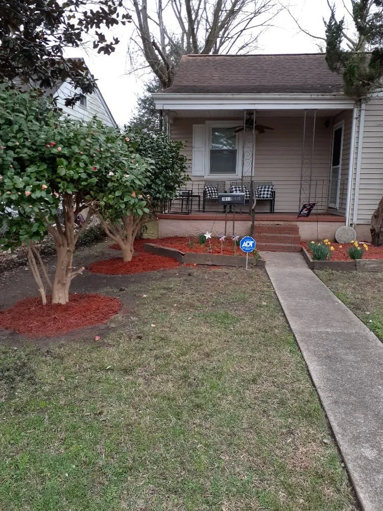 Top-rated garden landscaping in Norfolk, VA by OV Lawncare & Landscaping