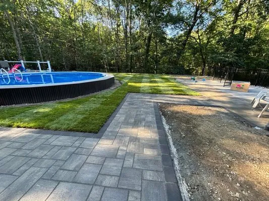 Ovalle Tree Service & Landscaping Logo