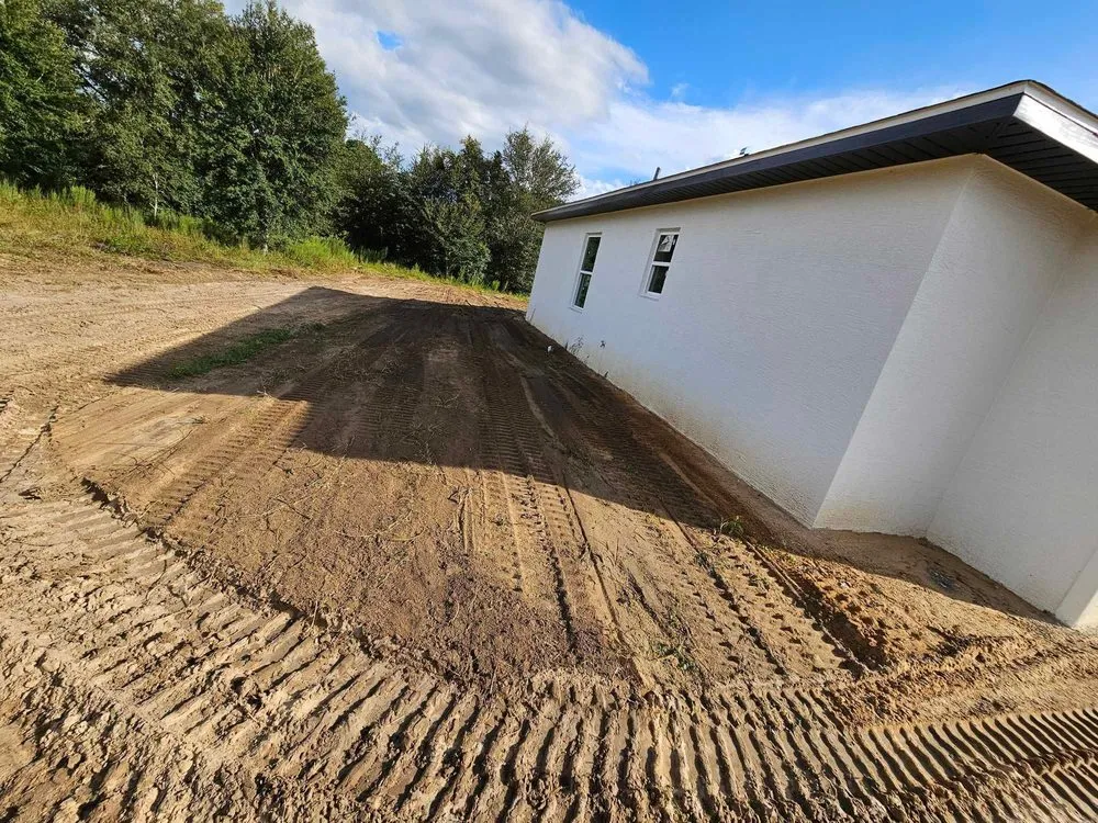 Top-rated yard maintenance for beautiful yards in Wildwood, FL by Owens Construction & Debris Removal