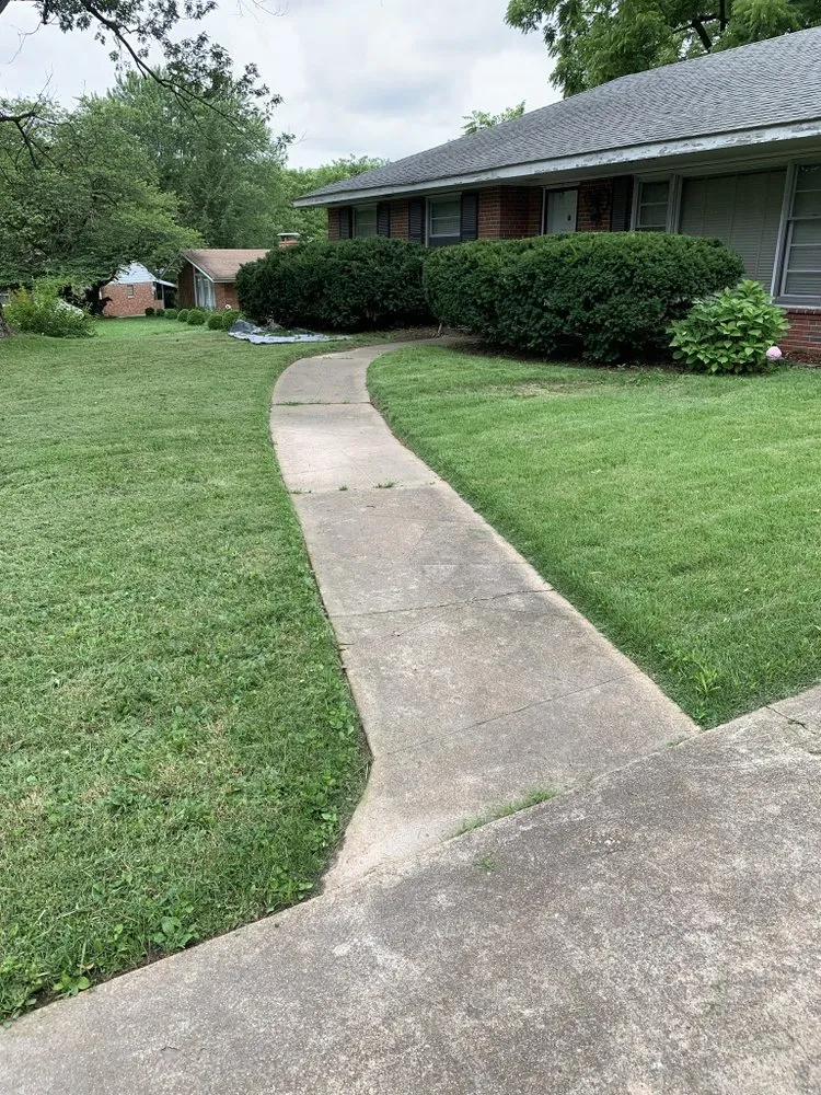 Top-rated landscaping services in Saint Louis, MO by Owens Landscaping & Lawn Care