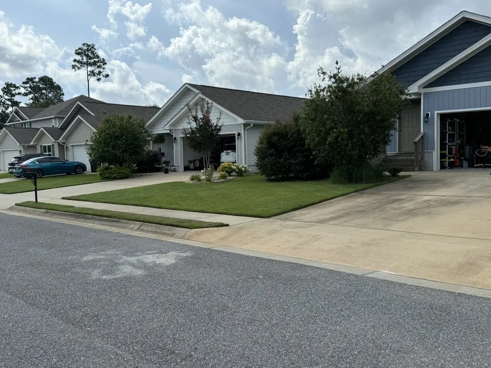 Custom outdoor landscaping experts serving Cantonment, FL - Owens Turf Titans