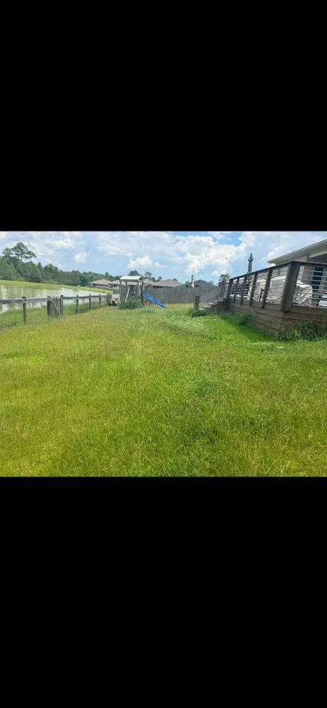 Affordable outdoor landscaping in Cantonment, FL by Owens Turf Titans