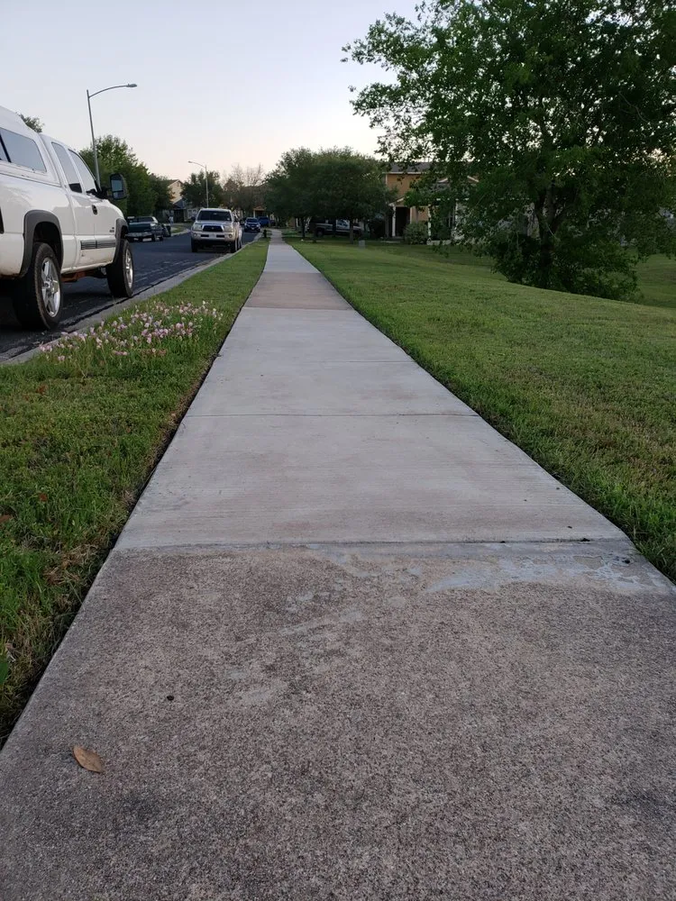 Top-rated yard cleanup service experts serving Manor, TX - Owl Landscaping