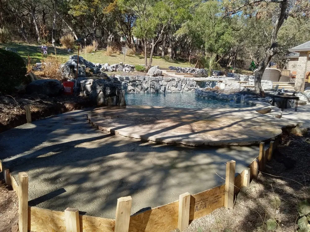 Local garden landscaping experts serving Cedar Creek, TX - Oxpro Custom Masonry