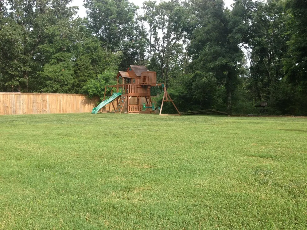 Affordable landscaping services experts serving Fayetteville, AR - Ozark Lawn & Landscapes