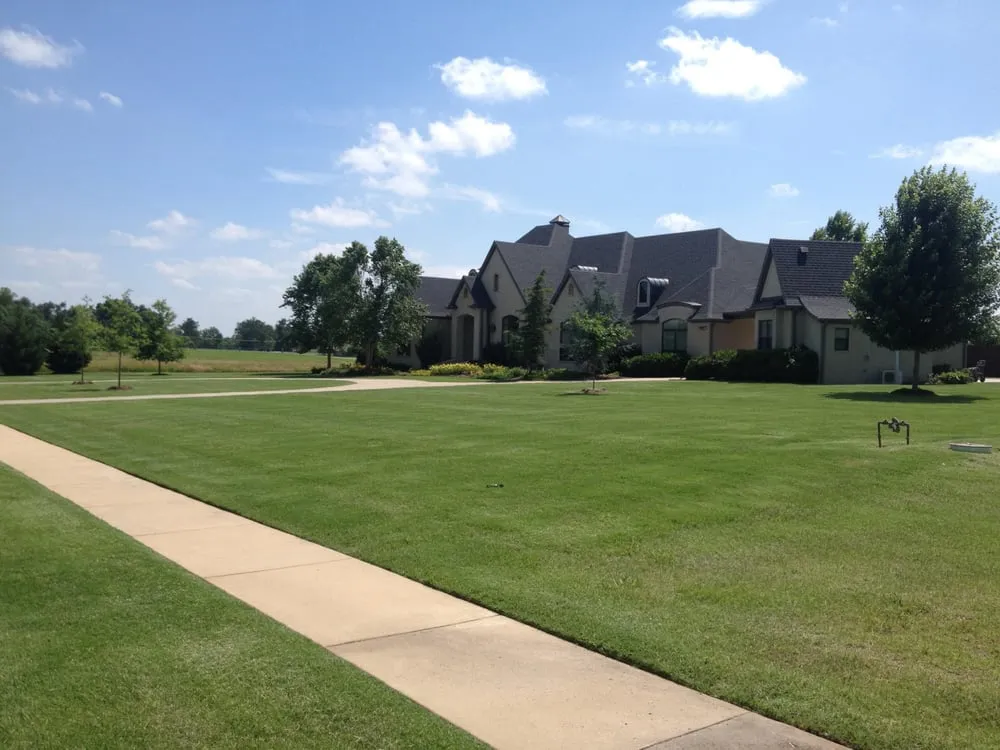 Top-rated lawn care service for beautiful yards in Fayetteville, AR by Ozark Lawn & Landscapes