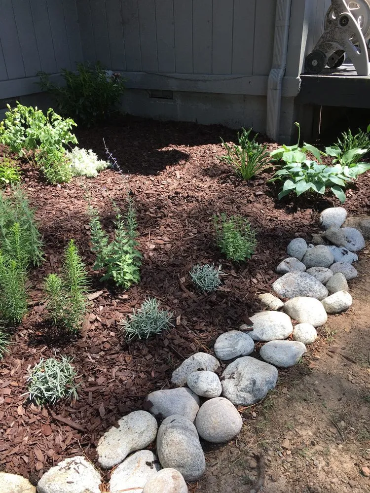 Affordable garden landscaping for beautiful yards across Fayetteville, AR - Ozark Lawn Professionals