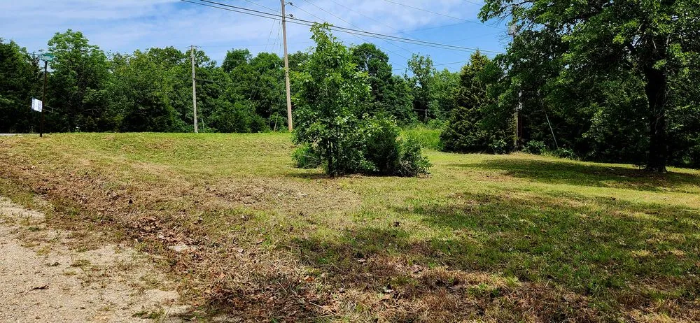 Top-rated landscaping services in Roach, MO by Ozark Mowing