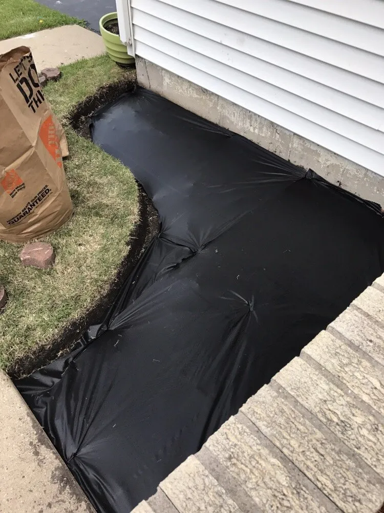 Expert yard maintenance in Elgin, IL by Ozzie's Landscaping