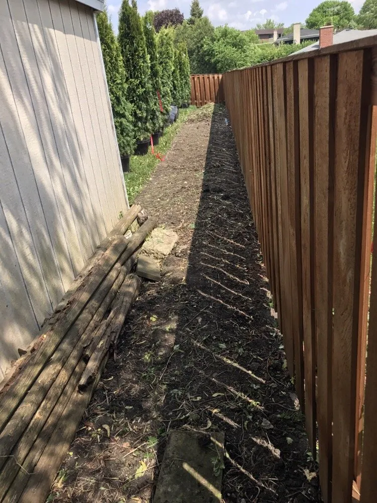 Affordable yard maintenance in Elgin, IL by Ozzie's Landscaping