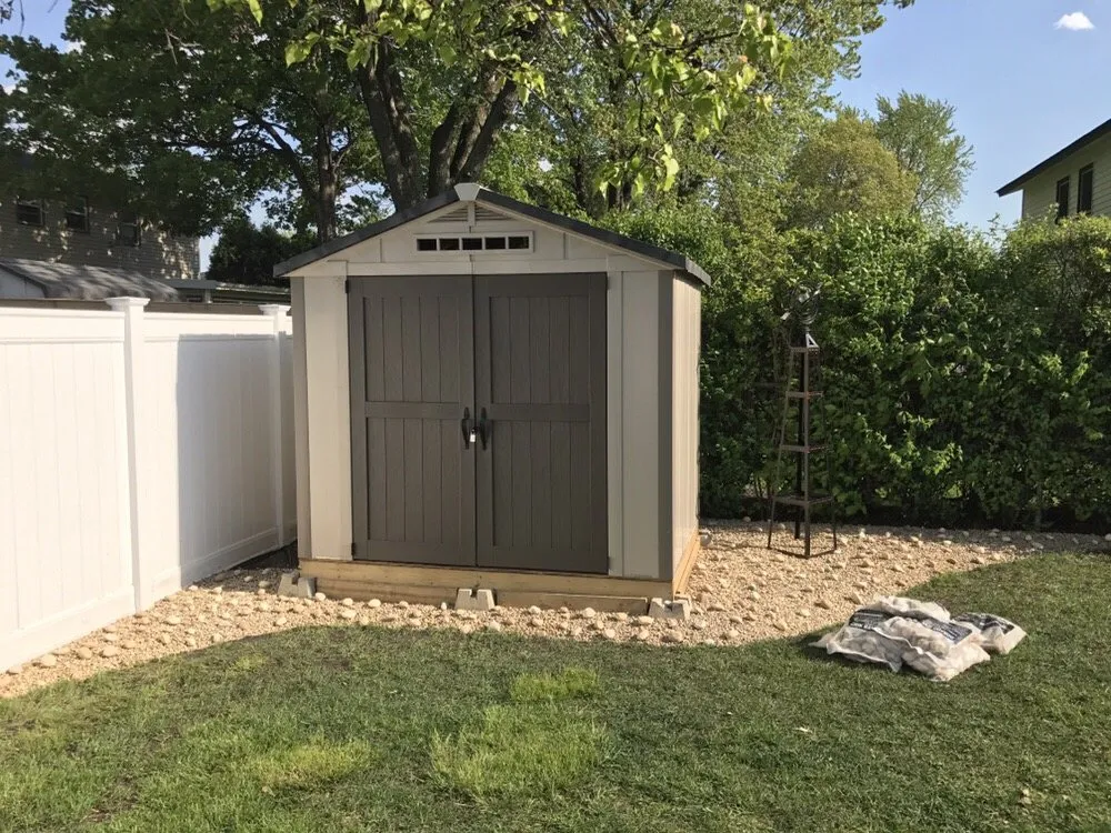 Top-rated yard cleanup service in Elgin, IL by Ozzie's Landscaping