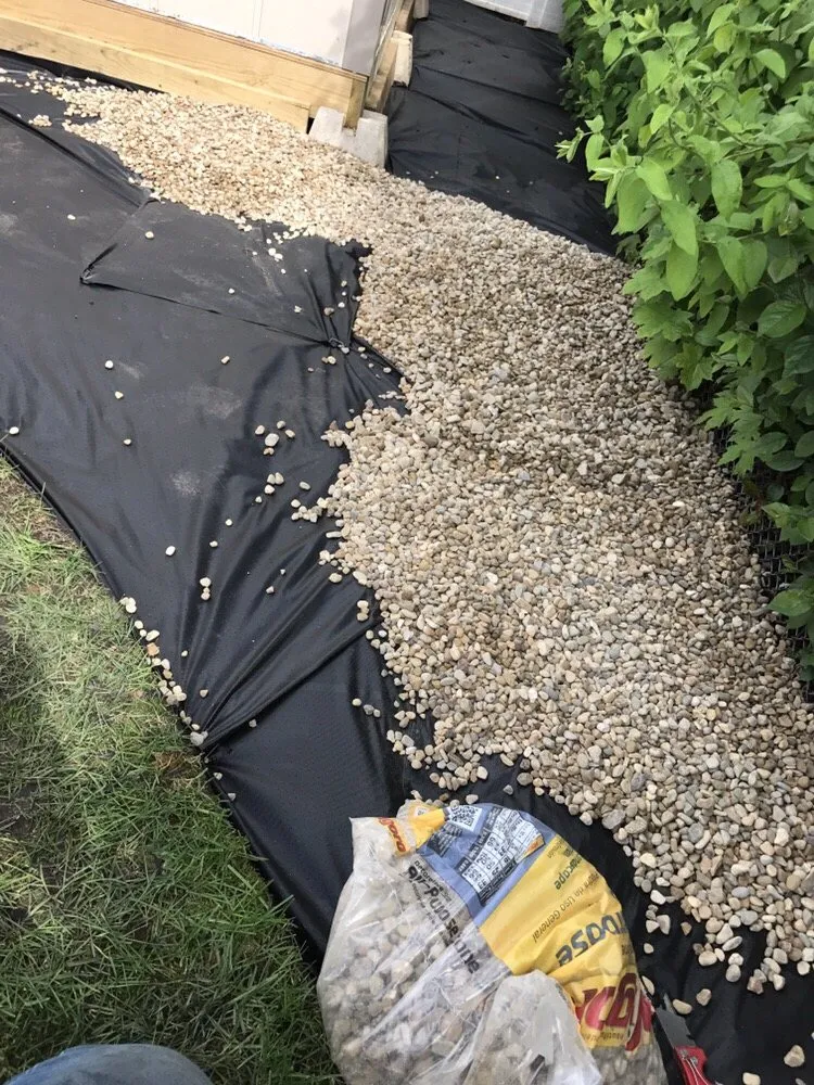 Professional yard cleanup service experts serving Elgin, IL - Ozzie's Landscaping