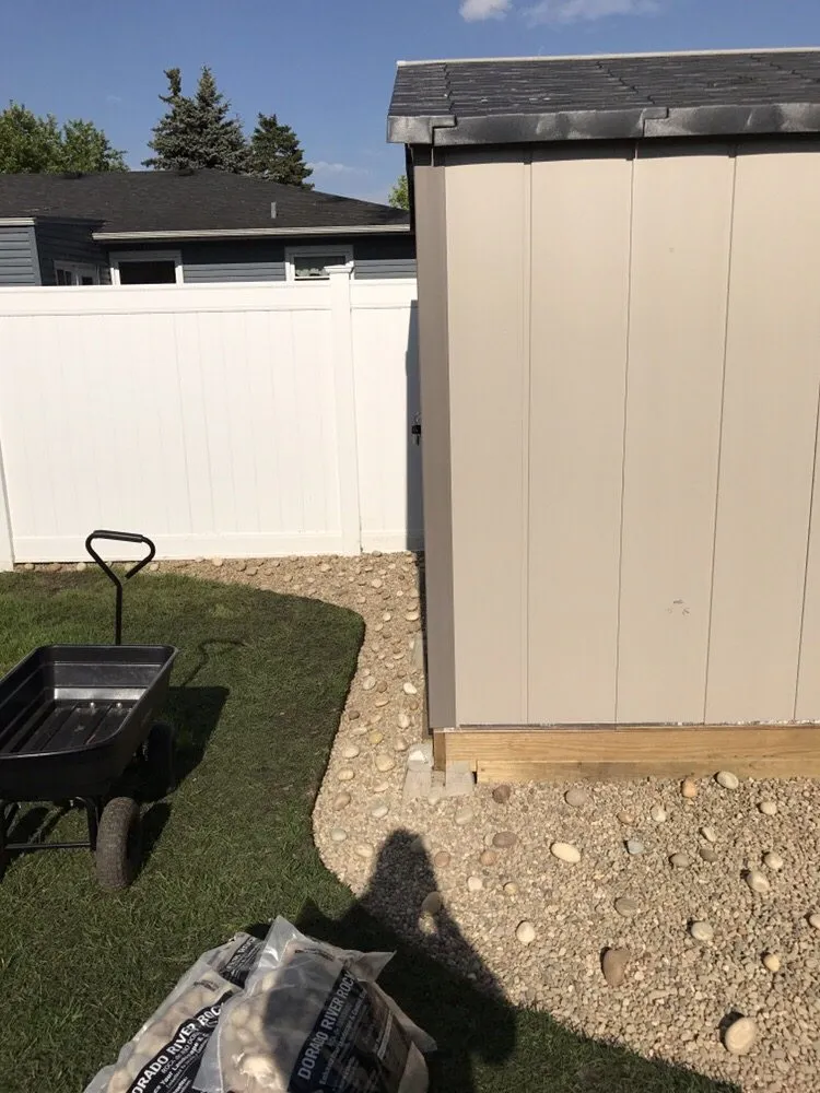 Custom outdoor landscaping in Elgin, IL - Ozzie's Landscaping