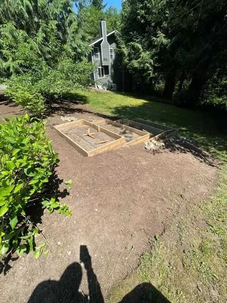 Custom garden landscaping with custom design in Snohomish, WA by Ozzies outdoor services