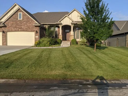 P & A Landscaping Logo