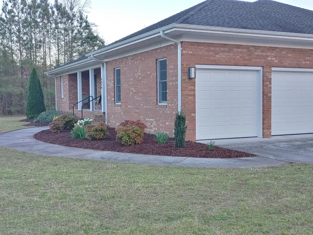 Reliable garden landscaping experts serving Mathews, VA - P & H Enterprise