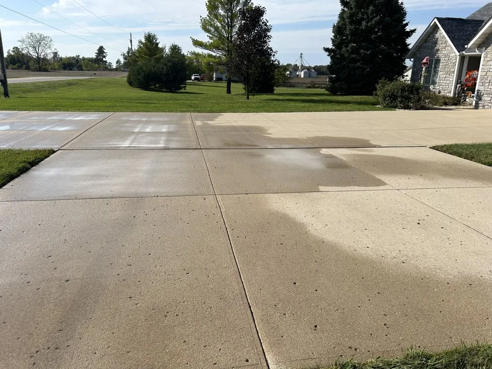 Custom garden landscaping in West Jefferson, OH - P & H Power Washing & Lawn Care