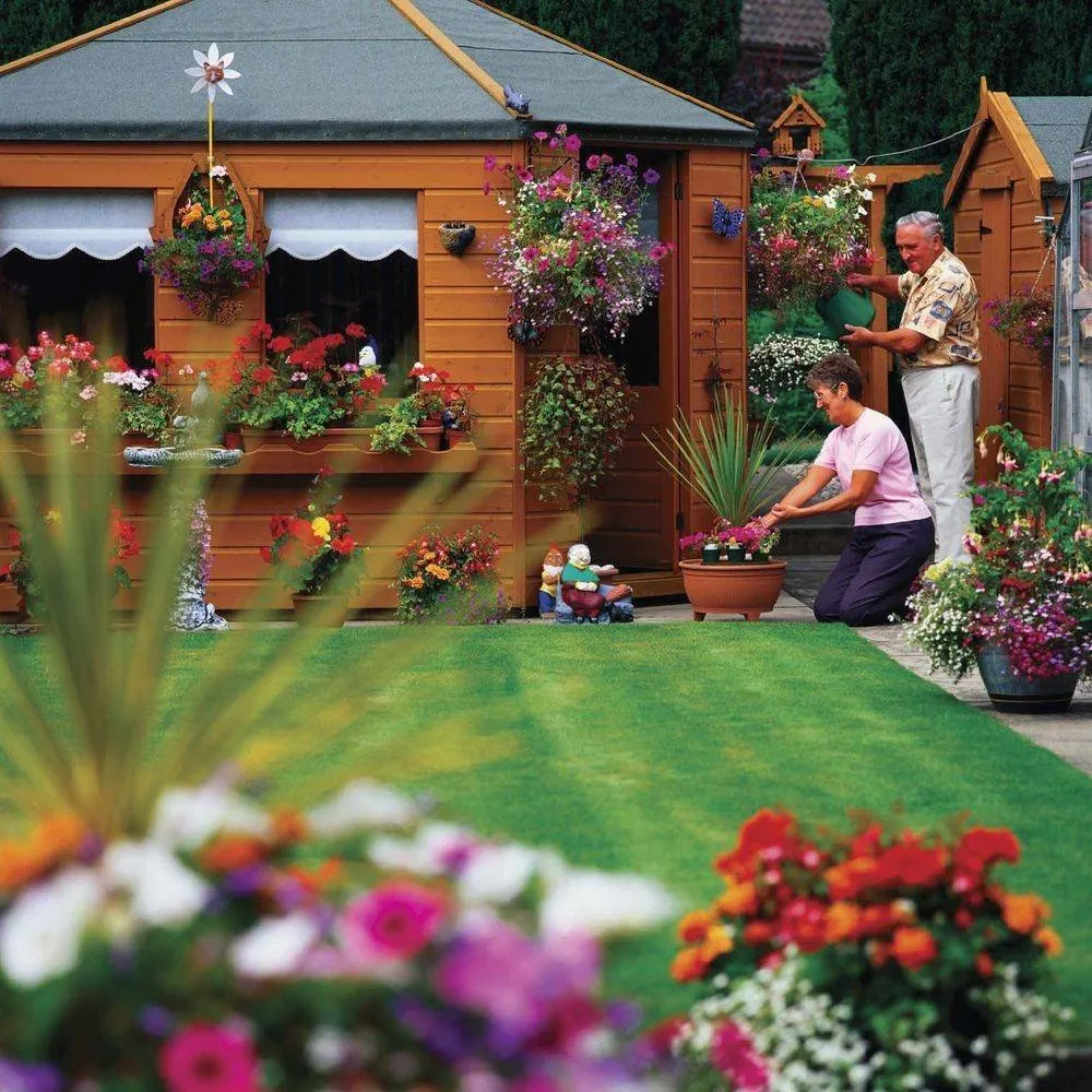 Top-rated yard maintenance for year-round maintenance in Des Plaines, IL by P & R Lawn Care