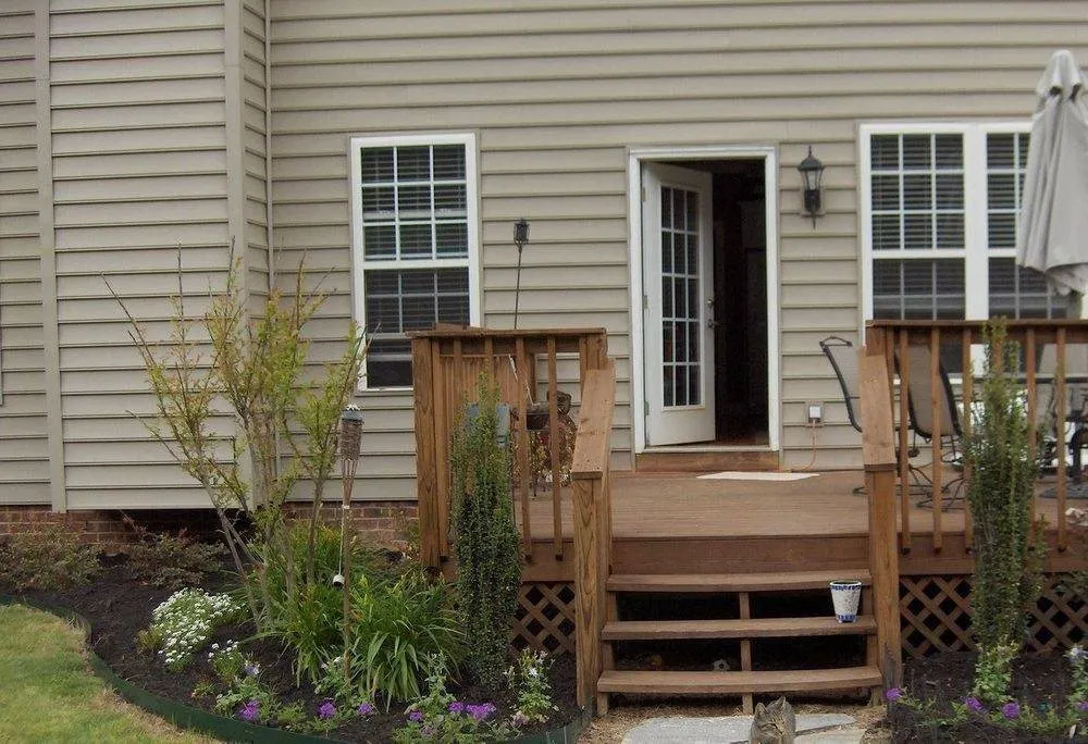 Affordable residential landscaping in Des Plaines, IL by P & R Lawn Care