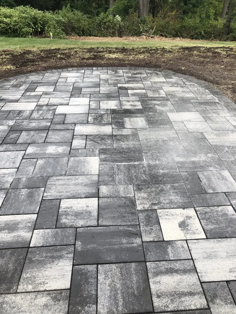 Expert lawn care service in Pittsburgh, PA - P & W Patios and Walls