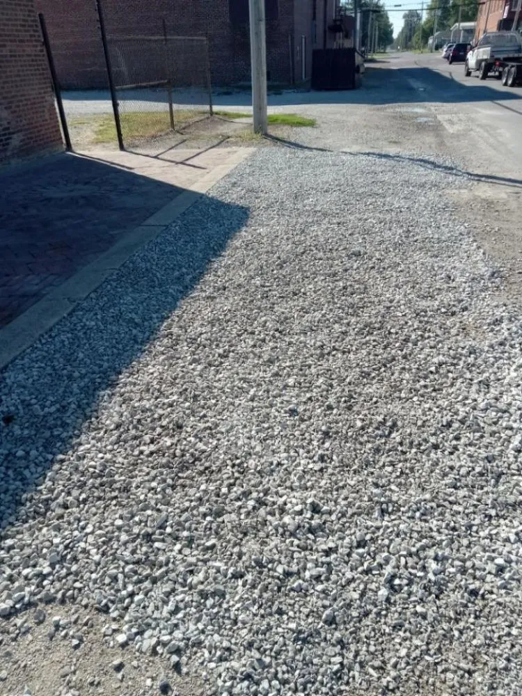 Expert yard maintenance experts serving Carlinville, IL - P D A Hauling And Landscaping