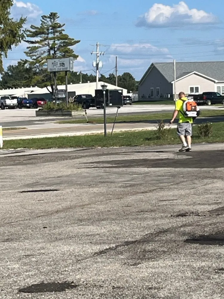 Top-rated garden landscaping experts serving Carlinville, IL - P D A Hauling And Landscaping