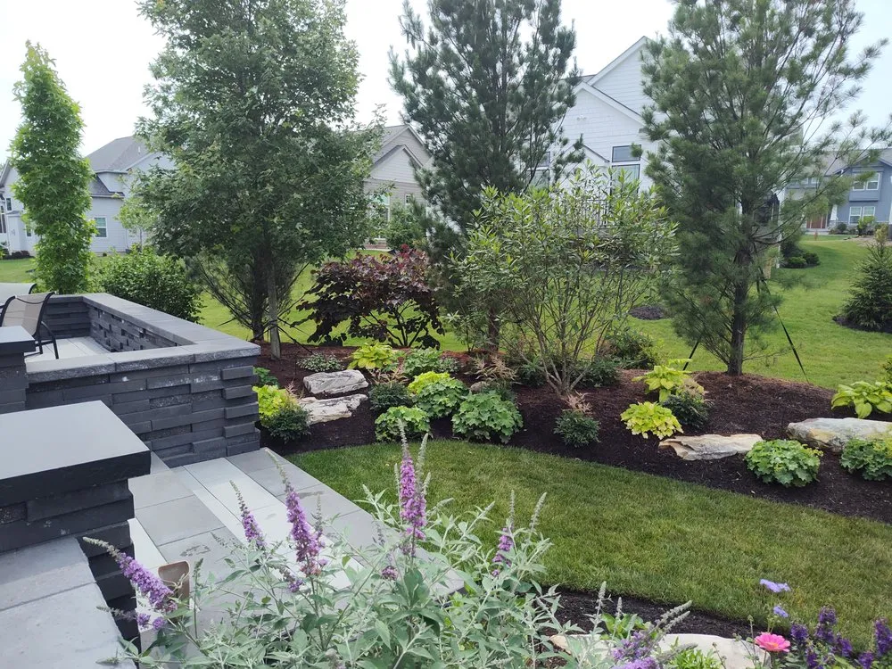 Expert garden landscaping experts serving Chardon, OH - P Ianiro's Lawn & Garden