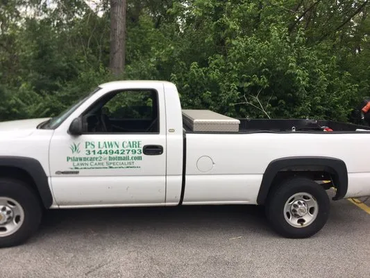 P S Lawn Care Logo