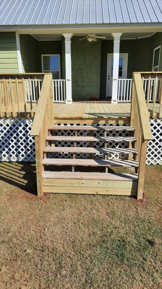 Professional lawn care service in Albany, GA by P Thomas Handyman Services