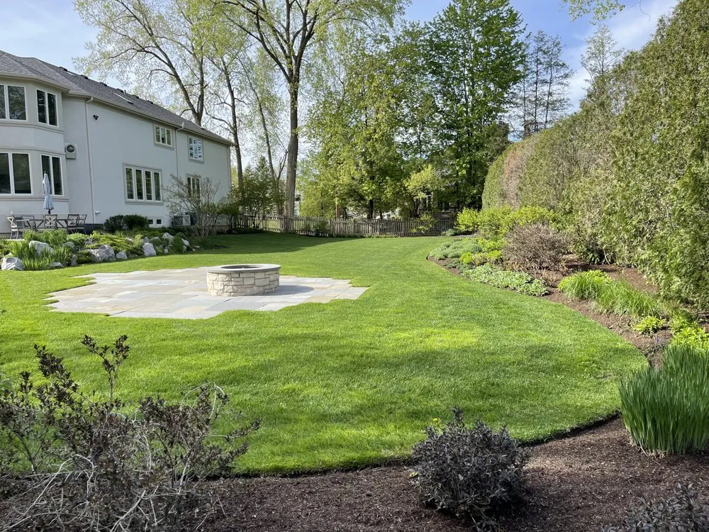 Expert yard maintenance in Zion, IL - Pablo Guadarrama Lanscaping