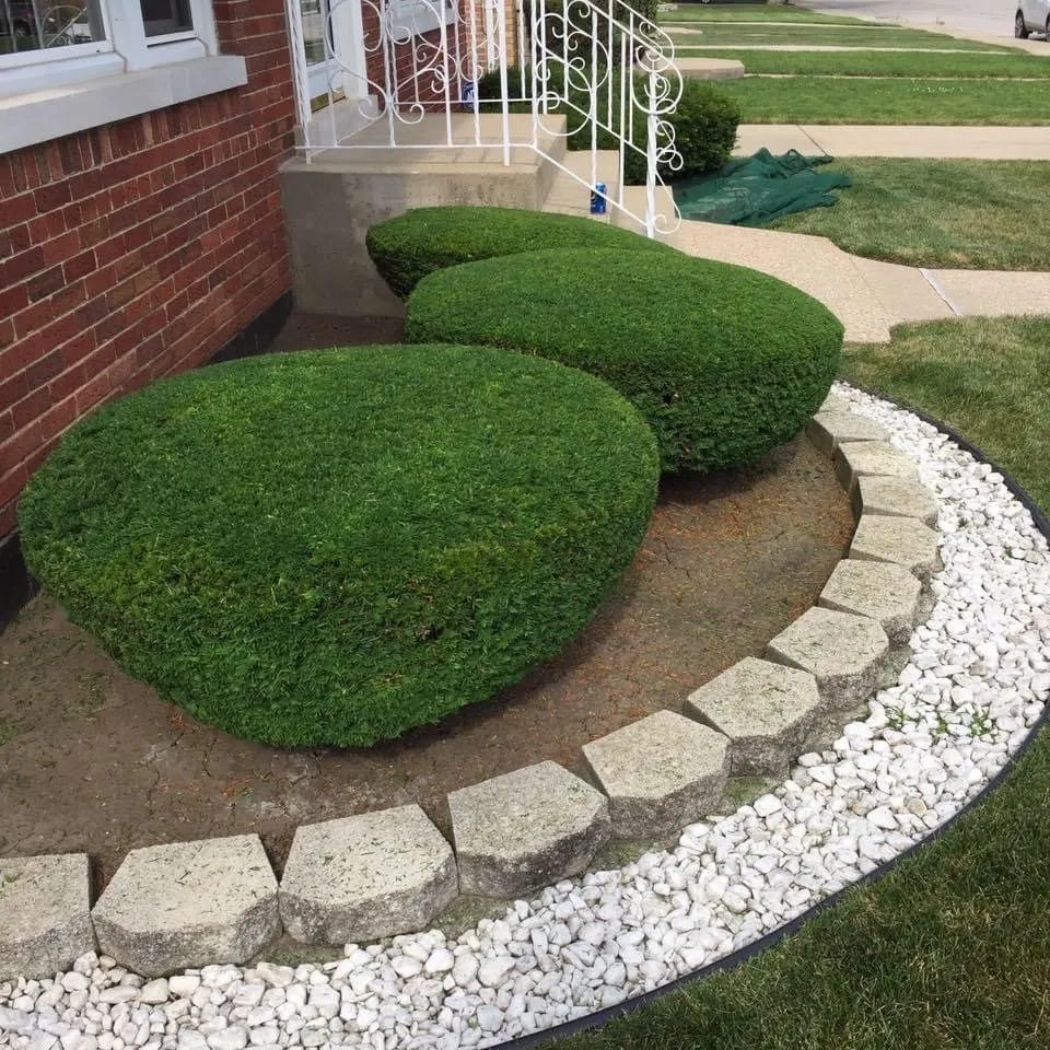 Top-rated garden landscaping for residential properties in Franklin Park, IL by Pablo Landscaping & Snow Plowing