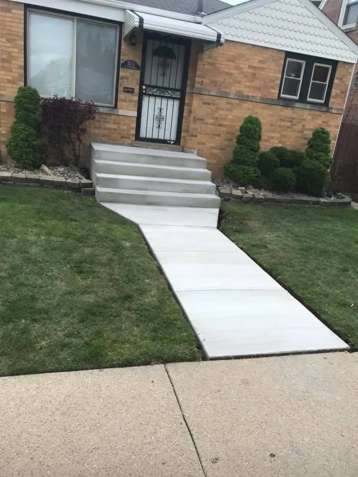 Custom garden landscaping in Franklin Park, IL - Pablo Landscaping & Snow Plowing