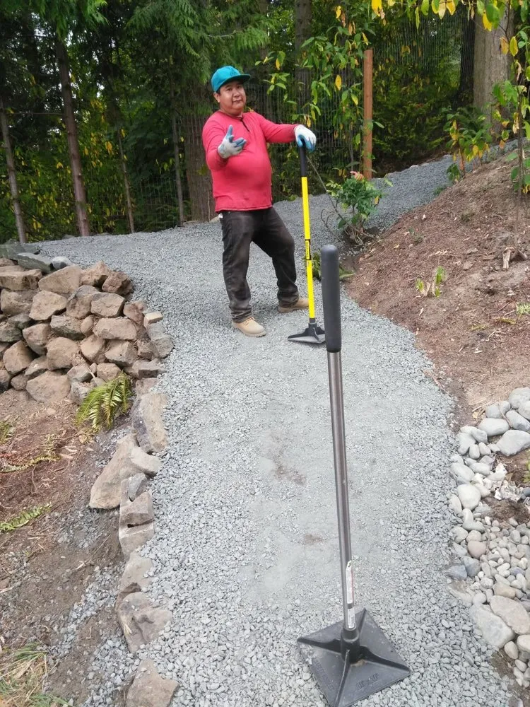 Custom lawn mowing service in Bremerton, WA by Pablo Landscaping