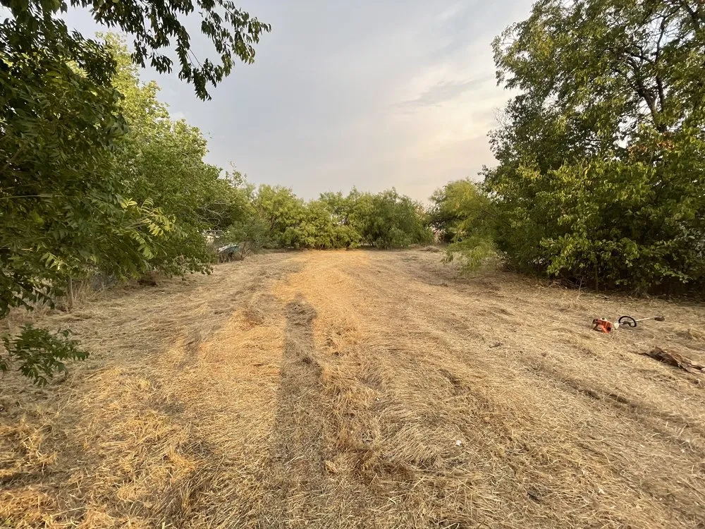 Affordable garden landscaping for beautiful yards across Wichita Falls, TX - Pablo’s Gutierrez’s Lawn Service