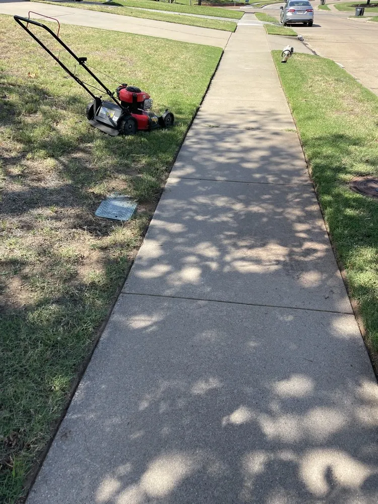 Expert yard maintenance for year-round maintenance in Wichita Falls, TX by Pablo’s Gutierrez’s Lawn Service